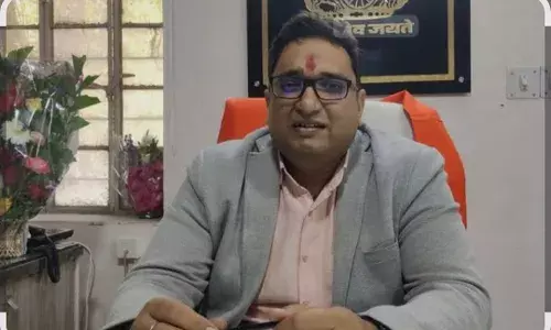 भीलवाड़ा के CMHO डॉ. चैतन्य प्रकाश गोस्वामी निलंबित,  गड़बड़ियों के आरोप