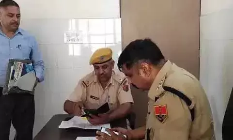 ब्लैकमेल से परेशान 12वीं क्लास की छात्रा ने किया सुसाइड ब्लैकमेल से परेशान 12वीं क्लास की छात्रा ने किया सुसाइड