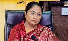 दिल्ली की CM रेखा गुप्ता पर हमला, जनसुनवाई के दौरान अफरा-तफरी; आरोपी हिरासत में