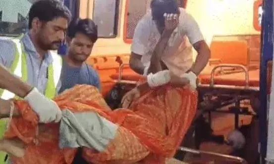 ट्रक-कार भिड़ंत में पति-पत्नी समेत 4 की मौत, मां-बेटे सहित 5 गंभीर घायल ट्रक-कार भिड़ंत में पति-पत्नी समेत 4 की मौत, मां-बेटे सहित 5 गंभीर घायल