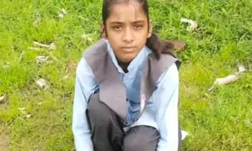 13 साल की छात्रा की स्कूल से लौटते वक्त मौत, गांव में पसरा मातम