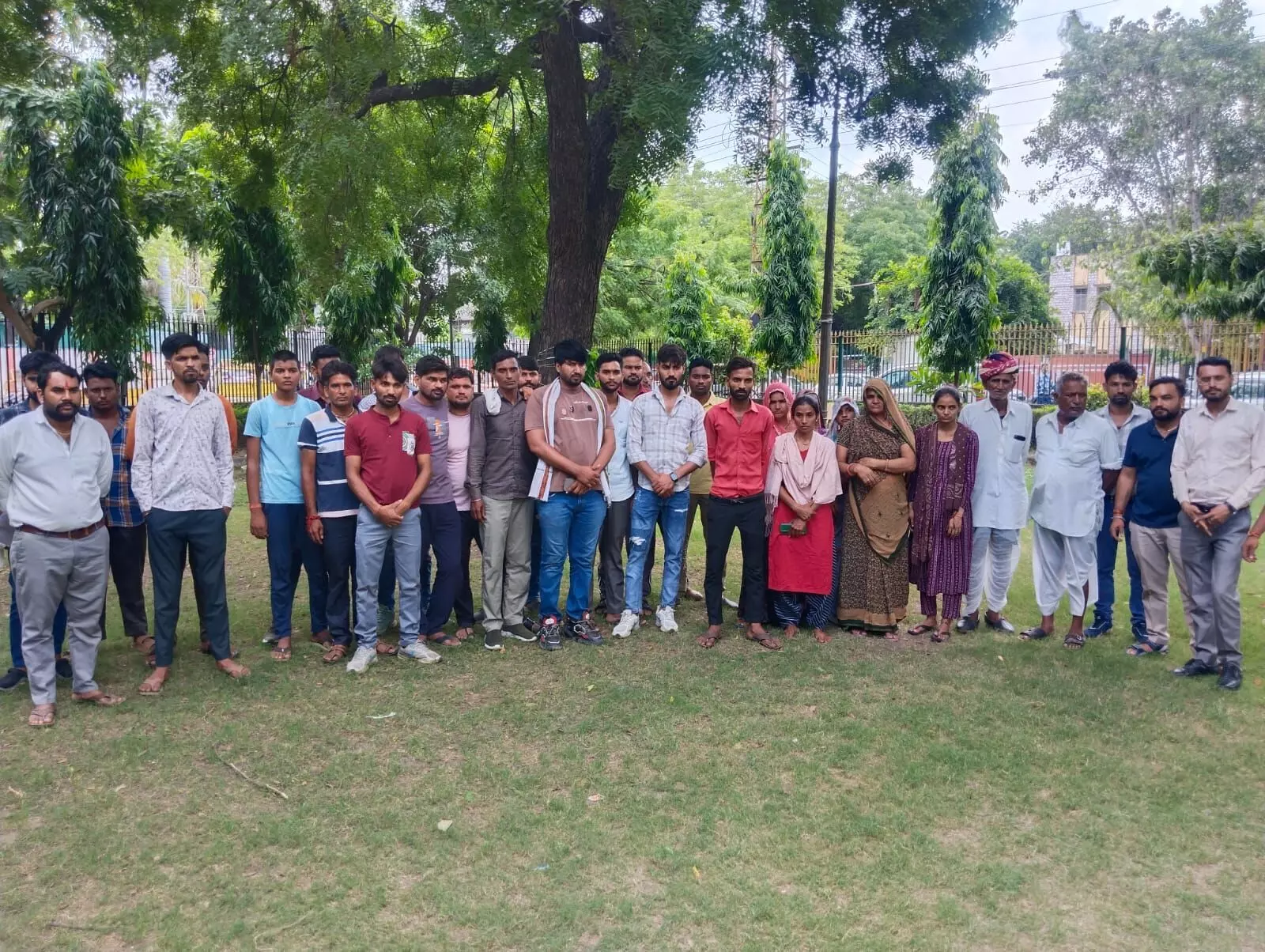 बहन की हत्या के मामले में पीड़ित ने एसपी से निष्पक्ष जांच की उठाई मांग बहन की हत्या के मामले में पीड़ित ने एसपी से निष्पक्ष जांच की उठाई मांग