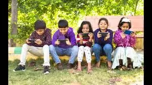 मोबाइल-गैजेट्स से बचें आर्थिक और मानसिक नुकसान, अपनाएं ये 5 वास्तु टिप्स