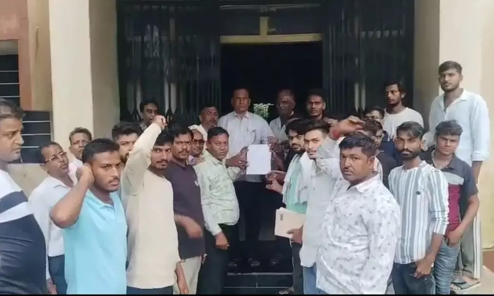 शाहपुरा में वैष्णव समाज का प्रदर्शन, मनीषा हत्याकांड की उच्च स्तरीय जांच की मांग शाहपुरा में वैष्णव समाज का प्रदर्शन, मनीषा हत्याकांड की उच्च स्तरीय जांच की मांग