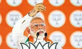 बंगाल में केंद्र का पैसा TMC कैडर पर खर्च: पीएम मोदी बंगाल में केंद्र का पैसा TMC कैडर पर खर्च: पीएम मोदी