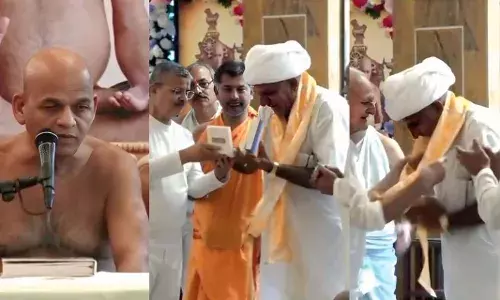 जबलपुर चार्तुमास में वैद्य हंसराज चोधरी का सम्मान, आचार्यश्री समयसागरजी से मिला आशीर्वाद