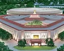 संसद की सुरक्षा में सेंध, दीवार कूदकर परिसर में घुसा शख्स; सुरक्षा बलों ने पकड़ा