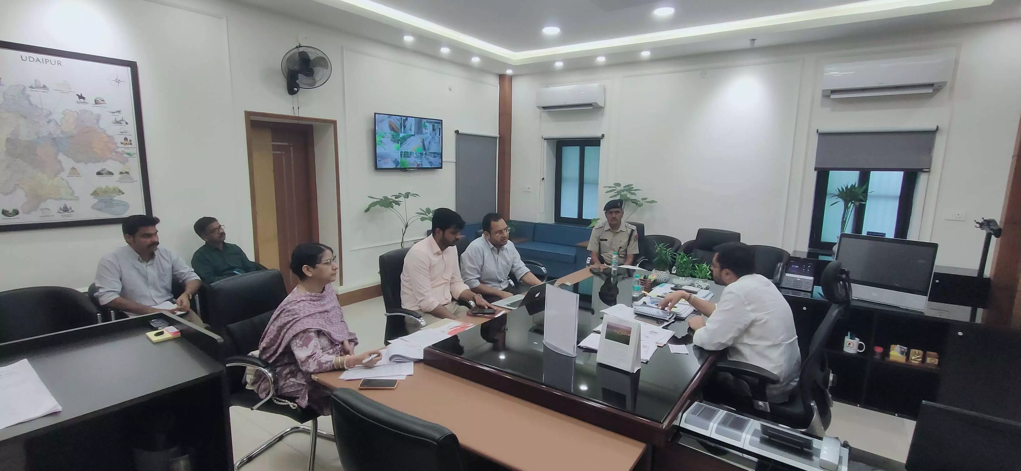 रात्रि कालीन पर्यटन को लेकर बैठक रात्रि कालीन पर्यटन को लेकर बैठक