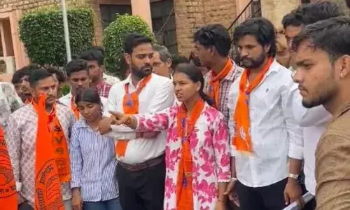 जाट के नेतृत्व में 250 छात्रों का प्रदर्शन, विश्वविद्यालय प्रशासन पर उठे सवाल