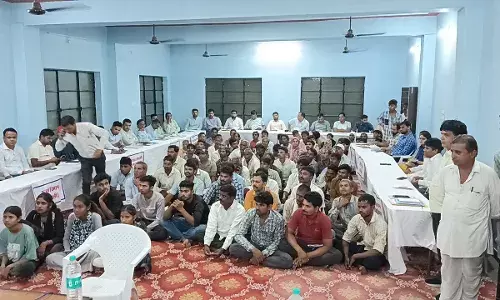 चैनपुरिया ग्राम पंचायत मुख्यालय पर रात्रि चौपाल का आयोजन, ग्रामीणों की समस्याओं का हुआ त्वरित निस्तारण