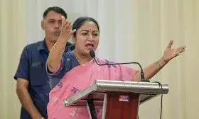 तूफानों से जूझना सीखा है, आसुरी ताकतों से डरने वाली नहीं ,हमले पर बोलीं दिल्ली सीएम तूफानों से जूझना सीखा है, आसुरी ताकतों से डरने वाली नहीं ,हमले पर बोलीं दिल्ली सीएम