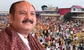 पंडित प्रदीप मिश्रा की बढ़ सकती हैं मुश्किलें, कुबेरेश्वर धाम में मौतों का मामला पहुंचा कोर्ट,भीलवाड़ा की कथा पर सबकी नजरें पंडित प्रदीप मिश्रा की बढ़ सकती हैं मुश्किलें, कुबेरेश्वर धाम में मौतों का मामला पहुंचा कोर्ट,भीलवाड़ा की कथा पर सबकी नजरें