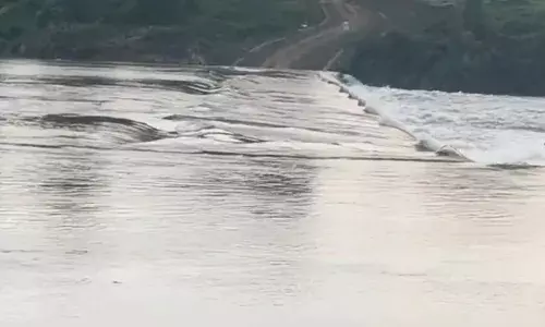 बेड़च नदी उफान पर, भीलवाड़ा व चित्तौड़गढ़ का कटा संपर्क