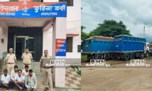 बजरी माफिया पर बड़ी कार्रवाई-दो डंपर, एक ट्रेलर और एस्कॉर्ट करती कार जब्त, छह गिरफ्तार