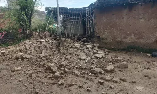 बारिश से गांगलास में कच्चा मकान ढहा