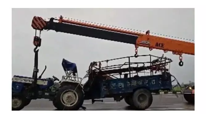 राजस्थान जा रहे हे श्रद्धालुओं से भरे ट्रैक्टर को कैंटर ने मारी टक्कर, आठ की मौत; 50 से अधिक घायल