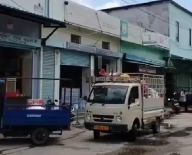 भीलवाड़ा में मंडी यूजर टैक्स पर टकराव, 6 दिन बाद खुलीं 125 से ज्यादा दुकानें – कल सीएम से होगी निर्णायक वार्ता भीलवाड़ा में मंडी यूजर टैक्स पर टकराव, 6 दिन बाद खुलीं 125 से ज्यादा दुकानें – कल सीएम से होगी निर्णायक वार्ता