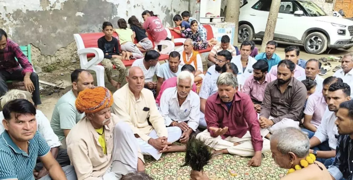 भूत बाबूजी को लगाया 51 किलो खीर का भोग भूत बाबूजी को लगाया 51 किलो खीर का भोग