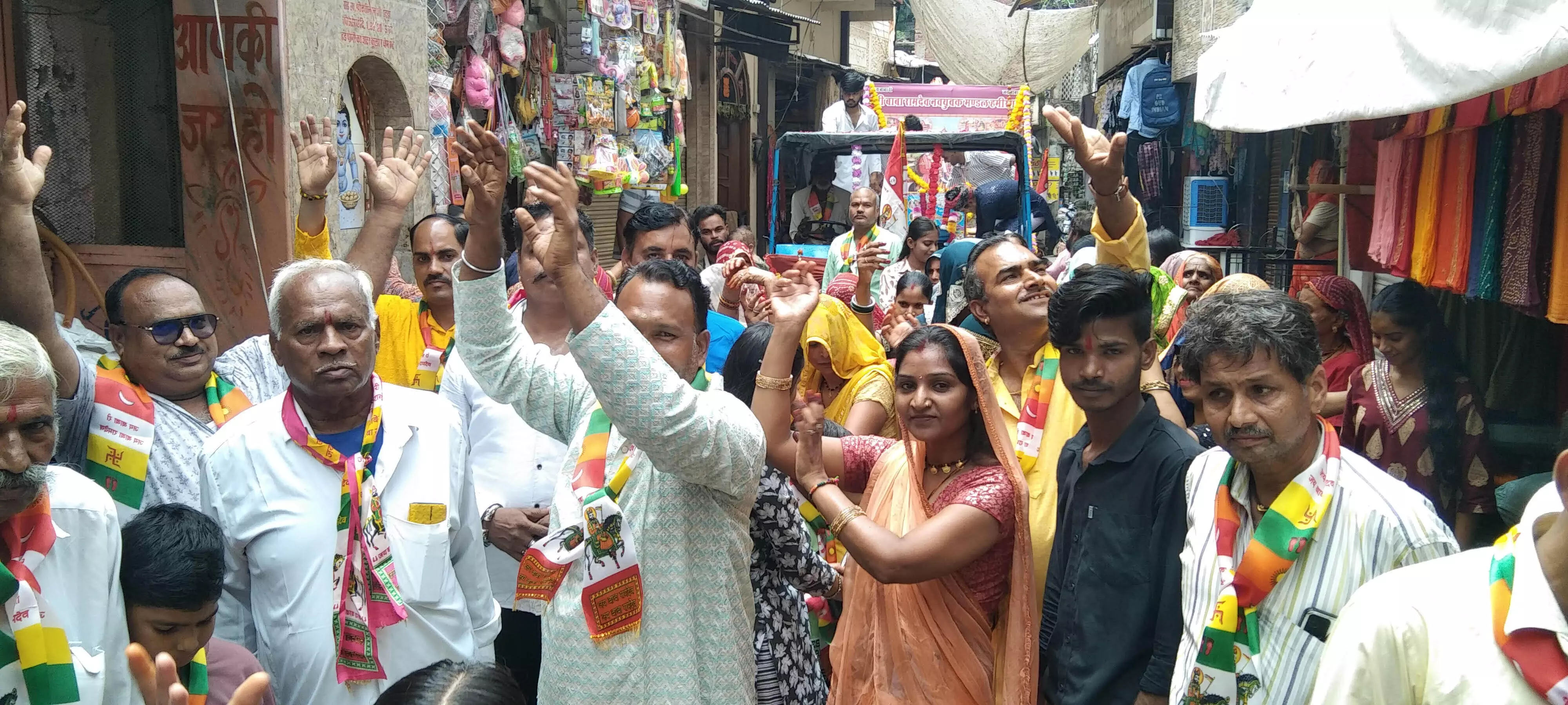 भादवी बीज पर निकाली बाबा रामदेव जी की शोभा यात्रा