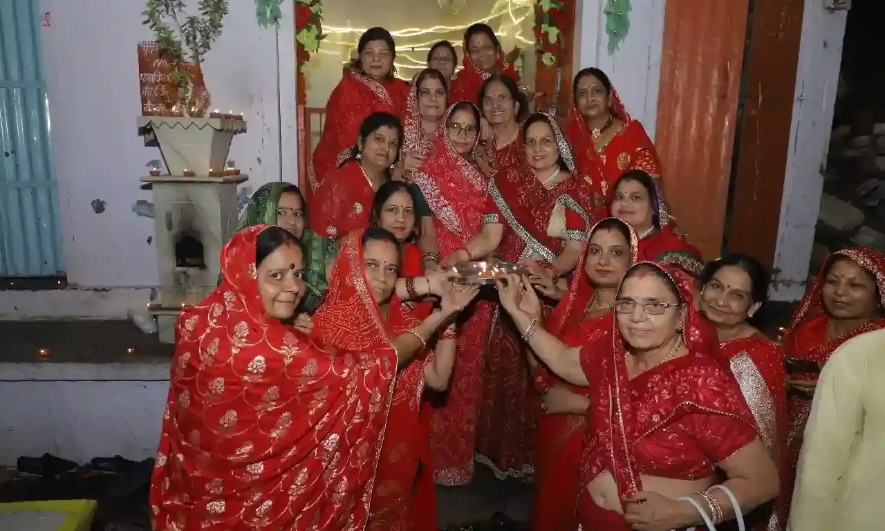 महादीपदान महोत्सव मना कर,भगवान दधीचि ऋषि एवं रूपनारायण भगवान की करी महाआरती