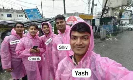 जम्मू में लैंडस्लाइड, राजस्थान के पांच युवक बहे, 3 लापता, 2 ने पेड़ पकड़कर बचाई जान