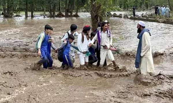 पाकिस्तान: खैबर पख्तूनख्वा में बारिश से भारी तबाही, अब तक 406 लोगों की मौत