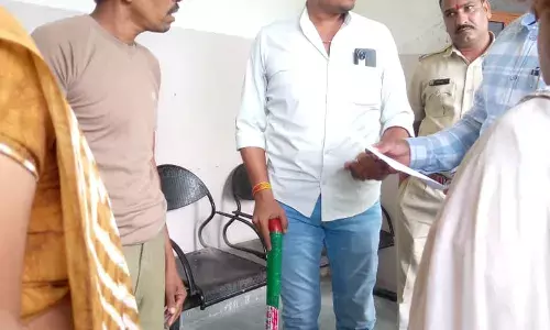 इंदिरा कॉलोनी की समस्याओं को लेकर वार्डवासियों ने दिया एसडीओ को ज्ञापन