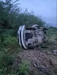 गूगल मैप ने भटकाया रास्ता, कार पिलर से टकराई, एक की मौत, दूसरा गंभीर घायल