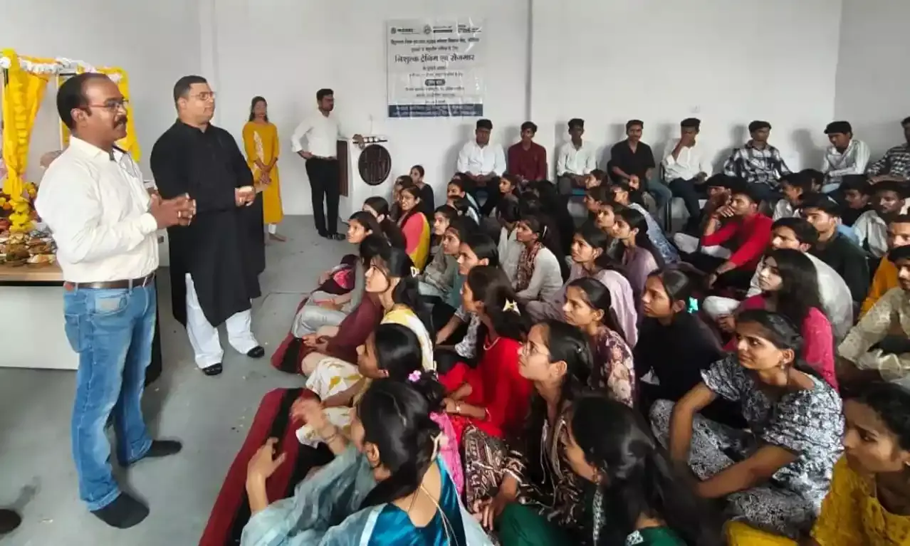 जिंक कौशल केन्‍द्र में फ्रंट ऑफिस एसोसिएट बैच का श्रीगणेश