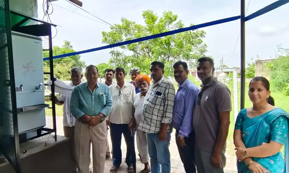 राजकीय उच्च प्राथमिक विद्यालय में वाटर कूलर किया भेंट राजकीय उच्च प्राथमिक विद्यालय में वाटर कूलर किया भेंट