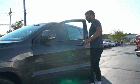 चंद्रशेखर आजाद नगर से ईको कार चुरा ले गये चोर