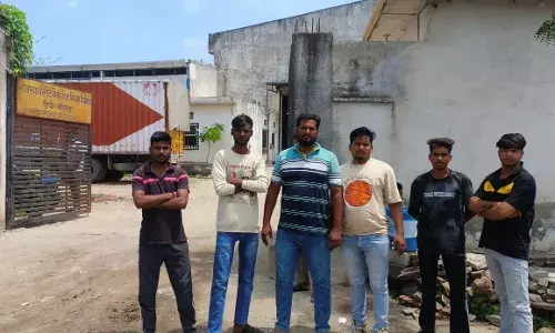 लापरवाही का नतीजा: बीयर पीते दिखा गौवंश, लोगों में आक्रोश