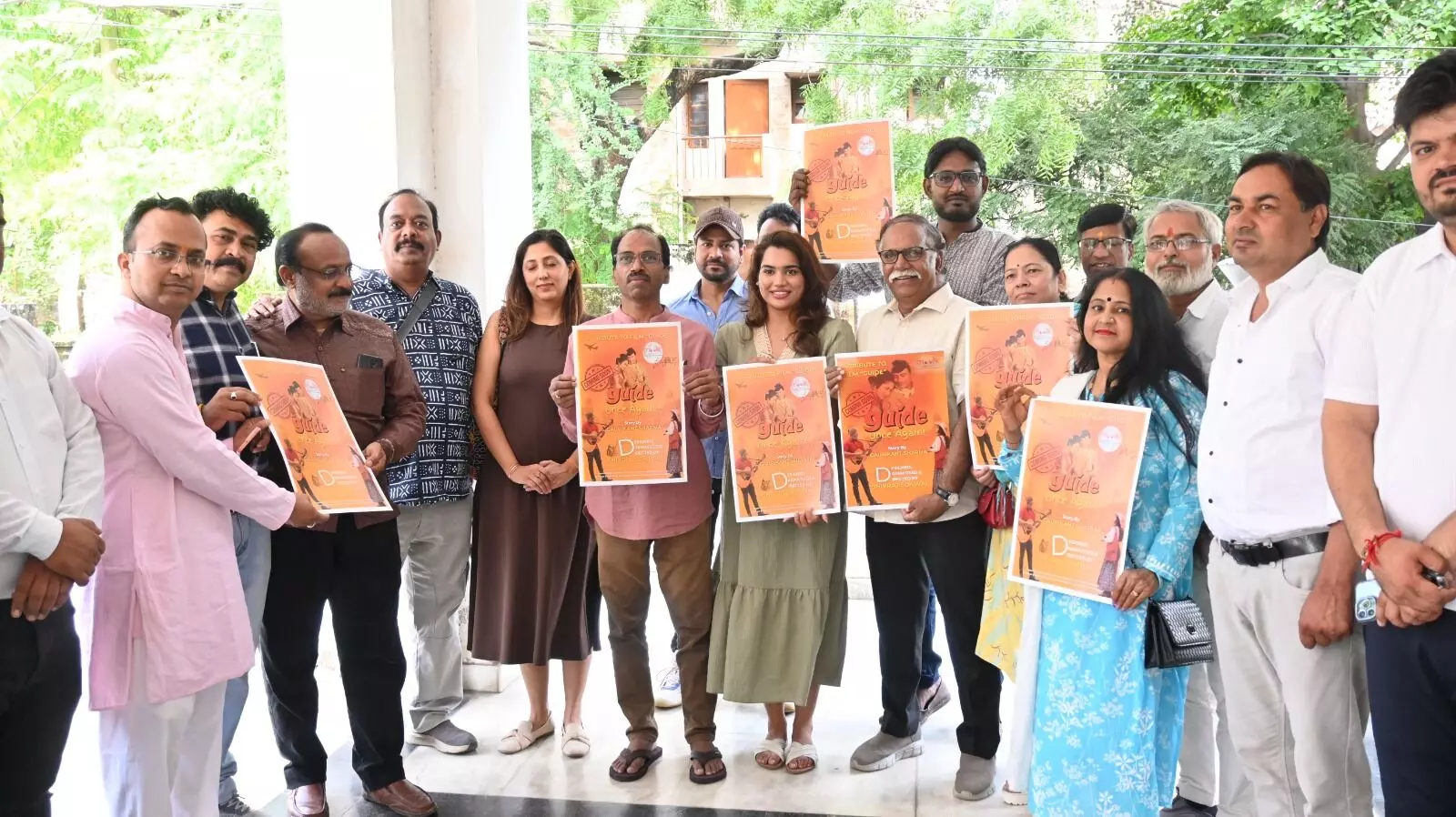 सिनेमा से रंगमंच तकरू “गाइड दृ वन्स अगेन” नाटक का पोस्टर जारी सिनेमा से रंगमंच तकरू “गाइड दृ वन्स अगेन” नाटक का पोस्टर जारी