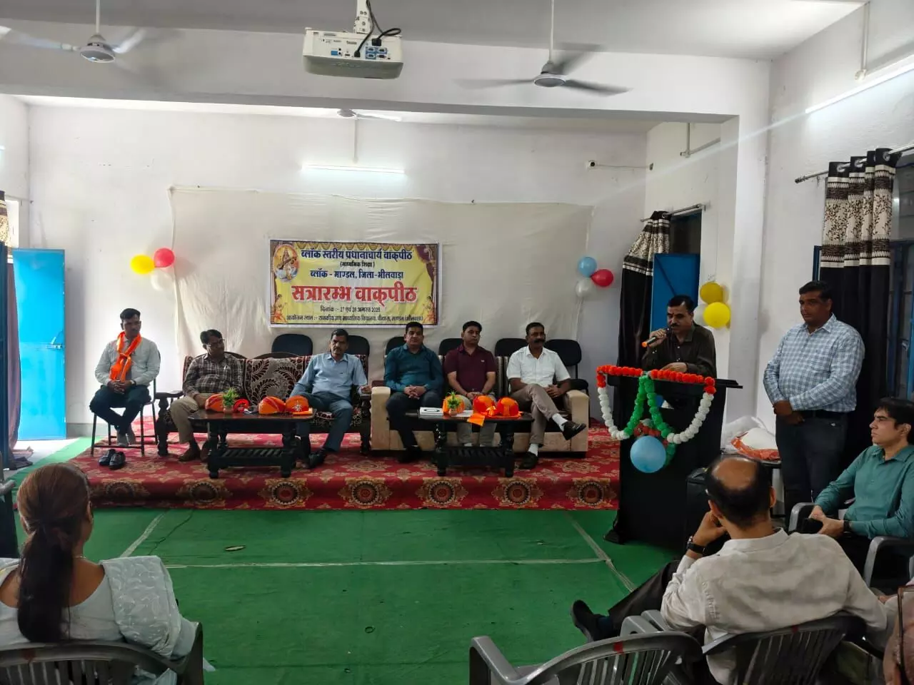 विद्यालयों में गुणवत्तापूर्ण शिक्षा सुनिश्चित करें - गग्गड़