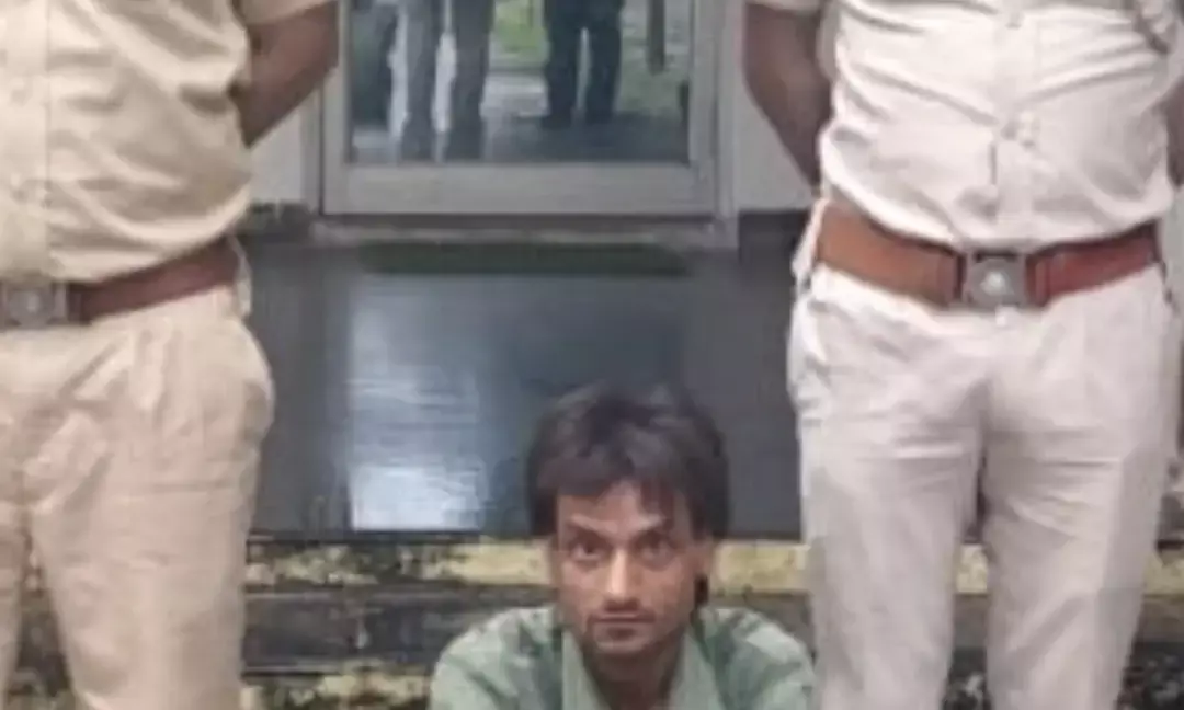 रेप के मामले में 5 हजार के इनामी को करेड़ा पुलिस ने दबोचा