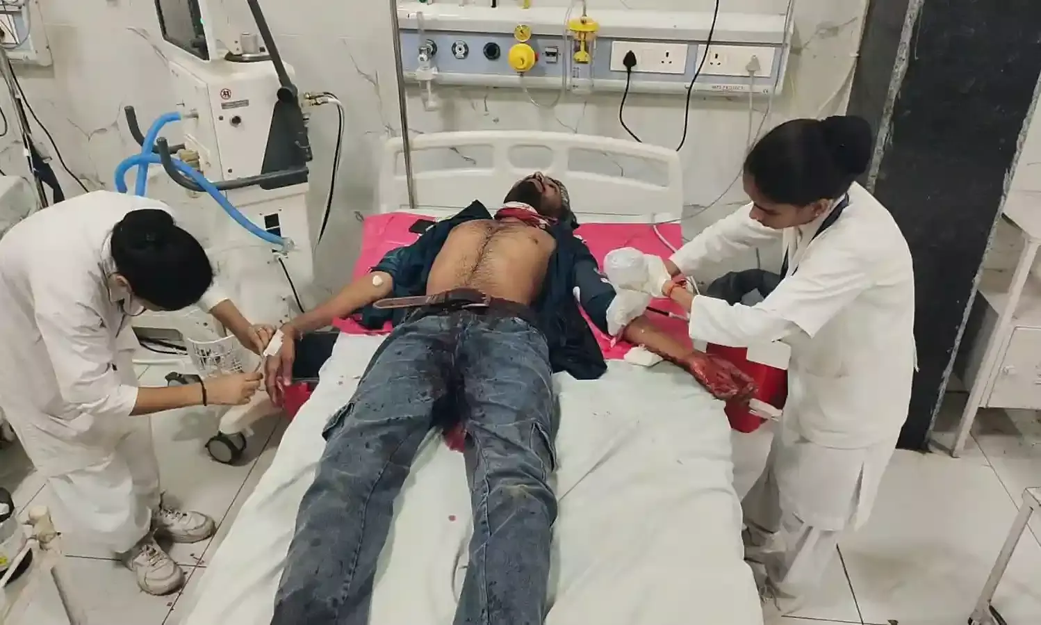 पालड़ी पुलिया के पास छुरी पर चाकू से हमला, गला रेतकर समीर को किया लहूलुहान