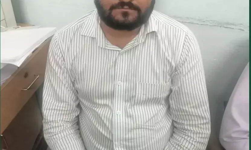 कृषि विपणन बोर्ड के इंजीनियरों पर एसीबी का शिकंजा1.41 लाख की संदिग्ध नकदी बरामद, किसान हितों पर डाका डालने का आरोप कृषि विपणन बोर्ड के इंजीनियरों पर एसीबी का शिकंजा1.41 लाख की संदिग्ध नकदी बरामद, किसान हितों पर डाका डालने का आरोप