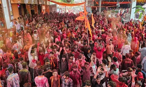 हजारों की तादाद में भक्त खजुरिया श्याम की शौभायात्रा में थिरके