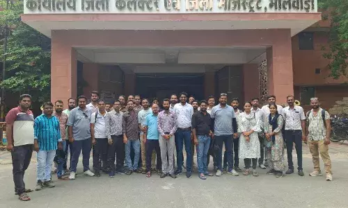 नई सीधी नर्सिंग भर्ती मैरिट वे बोनस से कराने की मांग के लिए सौंपा ज्ञापन नई सीधी नर्सिंग भर्ती मैरिट वे बोनस से कराने की मांग के लिए सौंपा ज्ञापन