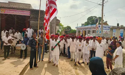 तेजाजी महाराज के झंडे की स्थापना के साथ ही पांच दिवसीय मेले का हुआ शुभारंभ