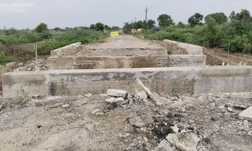 हाथी भाटा चौराहे पर सड़क पुलिया निर्माण से बढ़ रही परेशानी, बड़ा हादसा