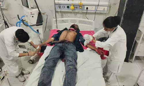 पालड़ी पुलिया के पास छुरी पर चाकू से हमला, गला रेतकर समीर को किया लहूलुहान पालड़ी पुलिया के पास छुरी पर चाकू से हमला, गला रेतकर समीर को किया लहूलुहान