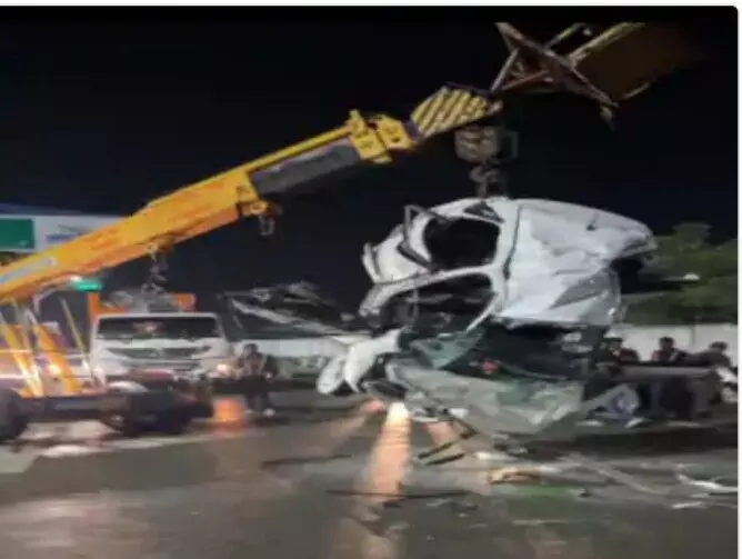 ЁЯУ░ рдЙрджрдпрдкреБрд░ рдореЗрдВ рджрд░реНрджрдирд╛рдХ рд╕рдбрд╝рдХ рд╣рд╛рджрд╕рд╛: рдЯреНрд░реЗрд▓рд░ рдиреЗ рдХрд╛рд░ рдХреЛ рдкреАрдЫреЗ рд╕реЗ рдорд╛рд░реА рдЯрдХреНрдХрд░, рдПрдХ рдХреА рдореМрдд, рдкрд╛рдВрдЪ рдШрд╛рдпрд▓ ЁЯУ░ рдЙрджрдпрдкреБрд░ рдореЗрдВ рджрд░реНрджрдирд╛рдХ рд╕рдбрд╝рдХ рд╣рд╛рджрд╕рд╛: рдЯреНрд░реЗрд▓рд░ рдиреЗ рдХрд╛рд░ рдХреЛ рдкреАрдЫреЗ рд╕реЗ рдорд╛рд░реА рдЯрдХреНрдХрд░, рдПрдХ рдХреА рдореМрдд, рдкрд╛рдВрдЪ рдШрд╛рдпрд▓