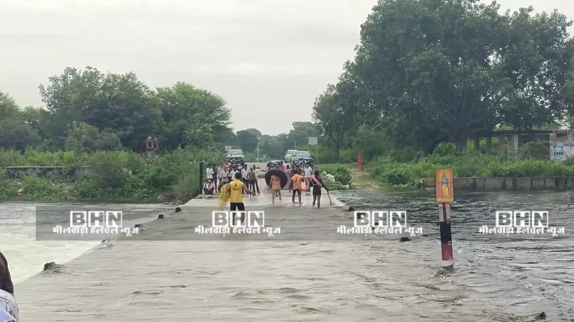 मोही पुलिया पर हादसा, बाइक फिसलने से महिला नदी में बही