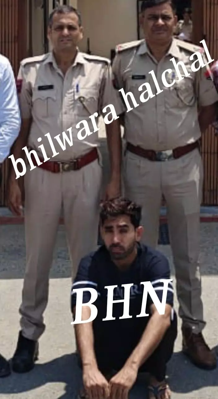 स्कॉर्पियो लूट के मामले में10 हजार का वांछित इनामी अपराधी यूनुस उर्फ भूरा गिरफ्तार स्कॉर्पियो लूट के मामले में10 हजार का वांछित इनामी अपराधी यूनुस उर्फ भूरा गिरफ्तार