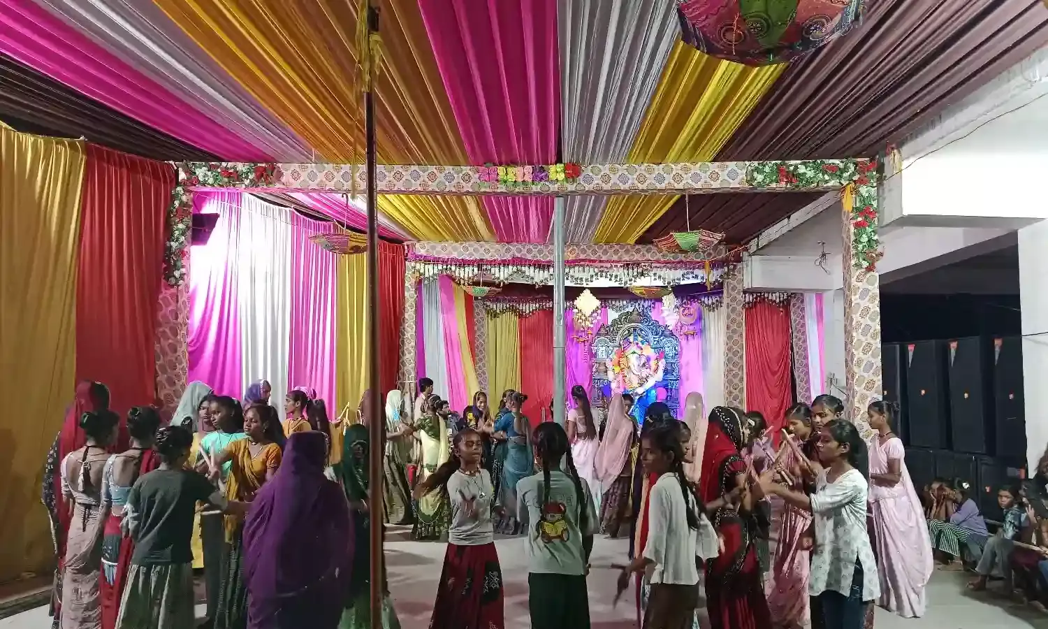 गणेश चतुर्थी पर घोसुण्डा में डांडिया महोत्सव की धूम गणेश चतुर्थी पर घोसुण्डा में डांडिया महोत्सव की धूम