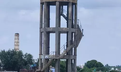 खस्ताहाल पानी की टंकी बनी खतरा, हादसे का मंडरा रहा डर