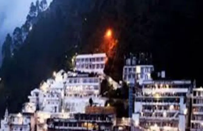 श्री माता वैष्णो देवी यात्रा अस्थायी रूप से रोकी, भूस्खलन से बिगड़े हालात श्री माता वैष्णो देवी यात्रा अस्थायी रूप से रोकी, भूस्खलन से बिगड़े हालात