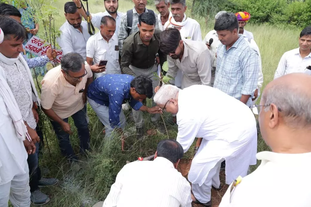 भारत का चिंतन विश्व की अमूल्य निधि है - जोशी भारत का चिंतन विश्व की अमूल्य निधि है - जोशी