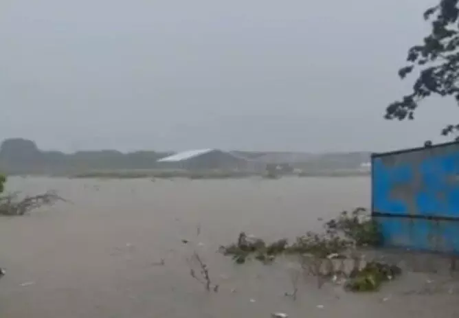 भीलवाड़ा में मूसलाधार बारिश: पंडित प्रदीप मिश्रा की शिव महापुराण कथा स्थल पर जलभराव, आयोजकों की बढ़ी चिंता भीलवाड़ा में मूसलाधार बारिश: पंडित प्रदीप मिश्रा की शिव महापुराण कथा स्थल पर जलभराव, आयोजकों की बढ़ी चिंता